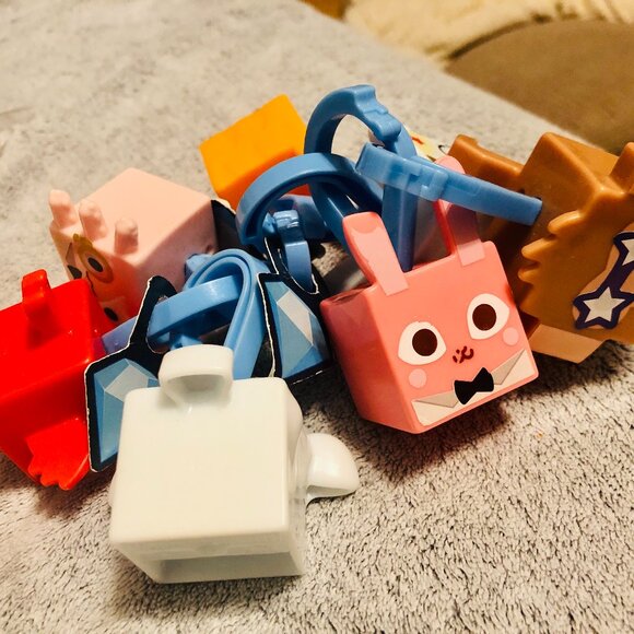 Lot of 7 McDonald’s Happy Meal Animal Cube Clip Toys – Kawaii Keychain Figures - Picture 1 of 3